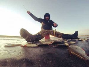 ловить плотву на озере ловить плотву на озере