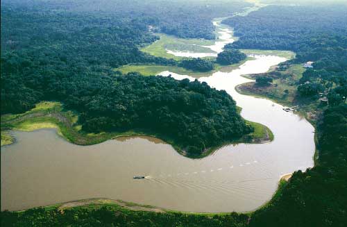 Глубина реки Амазонка 90 метров